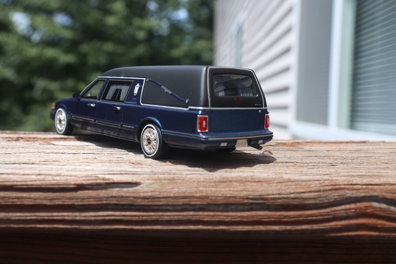 Illustration for article titled 1/43 Lincoln Town Car Landau Hearse